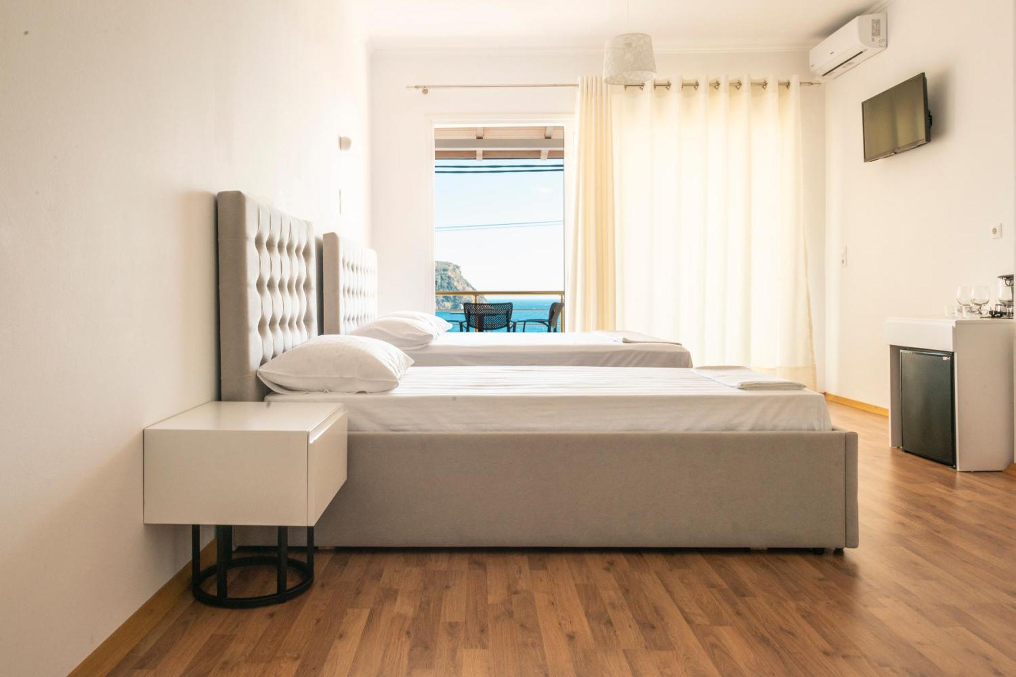 Ionio Rooms Химара Экстерьер фото
